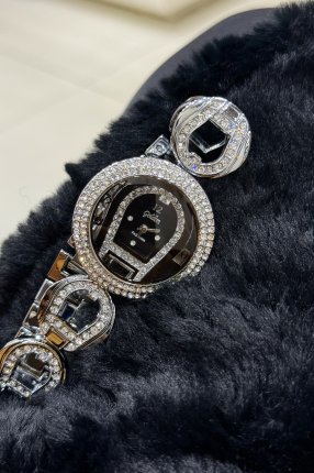 Golden Full Taşlı Gümüş Siyah Saat